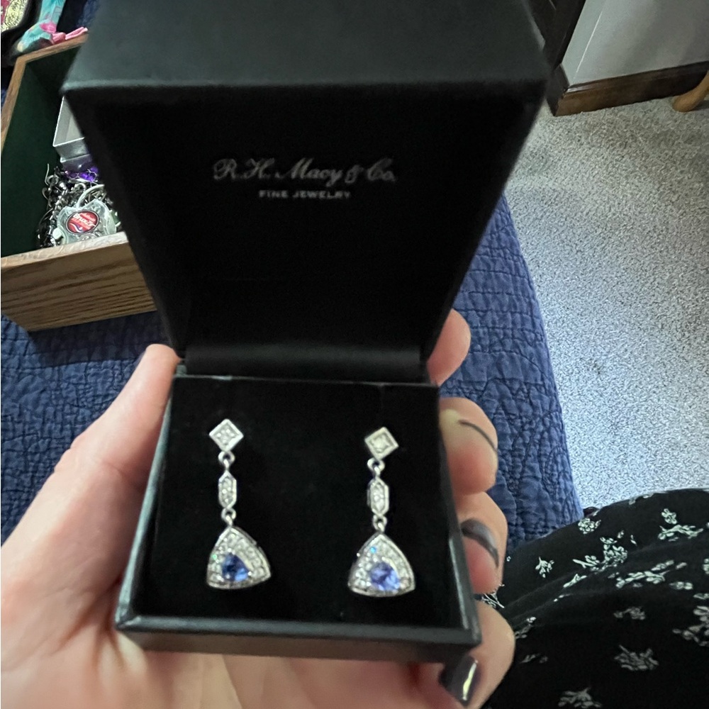 14K white Gold Tanzanite diamond earrings
